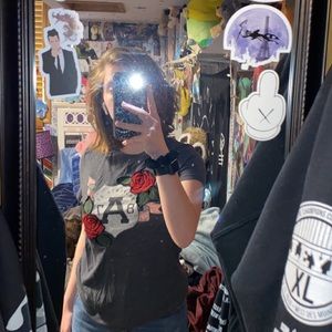 cute aero t-shirt with rose